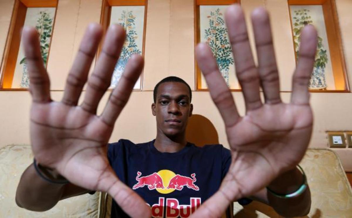 The Biggest Hands in the World.
